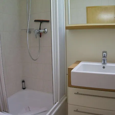 FeWo mit Meerblick, gratis Nutzung vom AHOI Erlebnisbad und Sauna in Sellin - Haus Blick zur See FeWo 03 * Goehren (Ruegen)