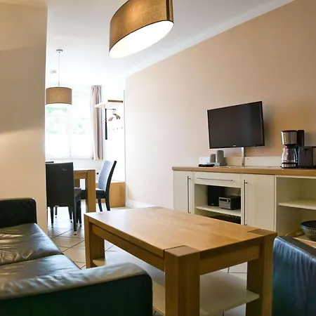 FeWo mit Meerblick, gratis Nutzung vom AHOI Erlebnisbad und Sauna in Sellin - Haus Blick zur See FeWo 03 Apartment Goehren (Ruegen)