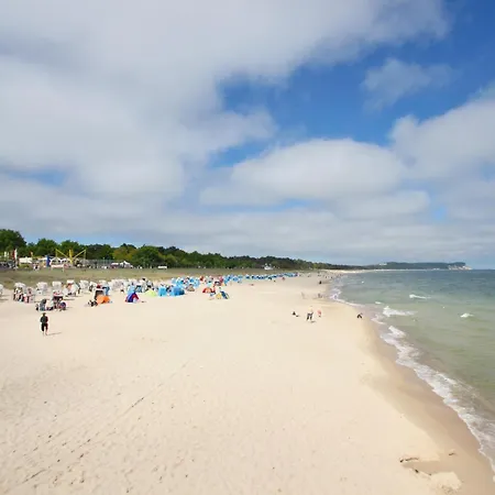 Apartment Mit Meerblick: Sellin Seaside Retreat With Access